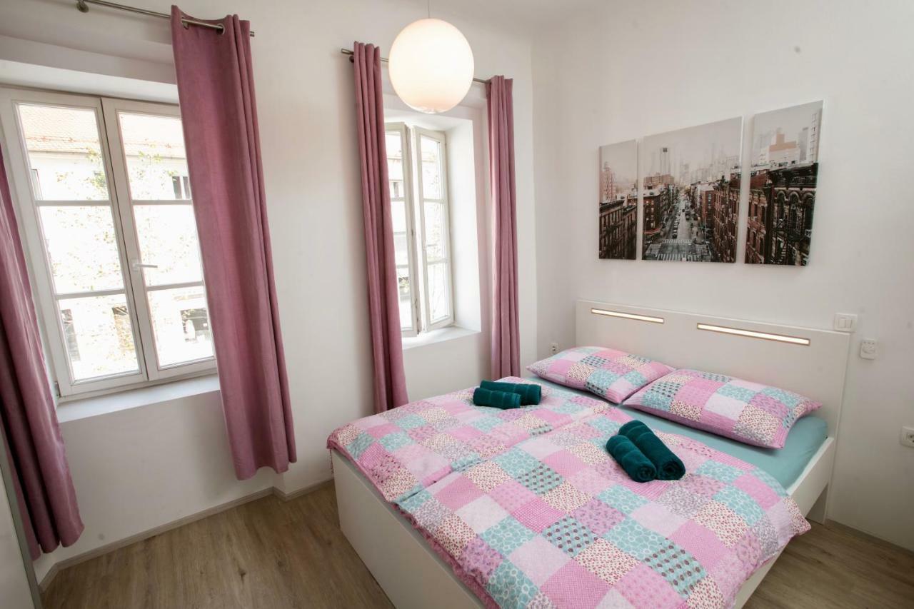 Apartment Optim Ljubljana Buitenkant foto