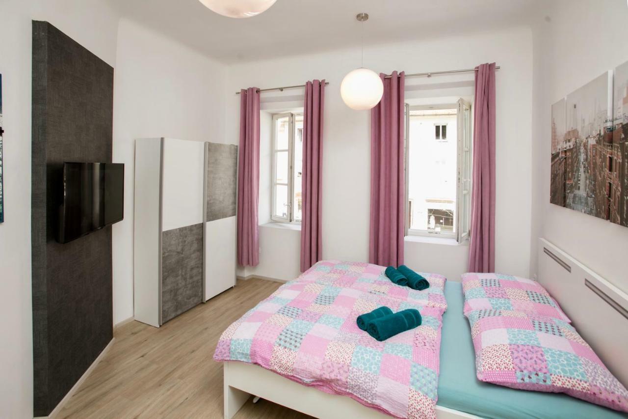 Apartment Optim Ljubljana Buitenkant foto