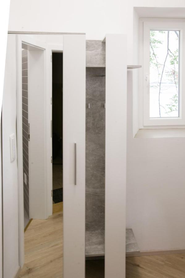 Apartment Optim Ljubljana Buitenkant foto